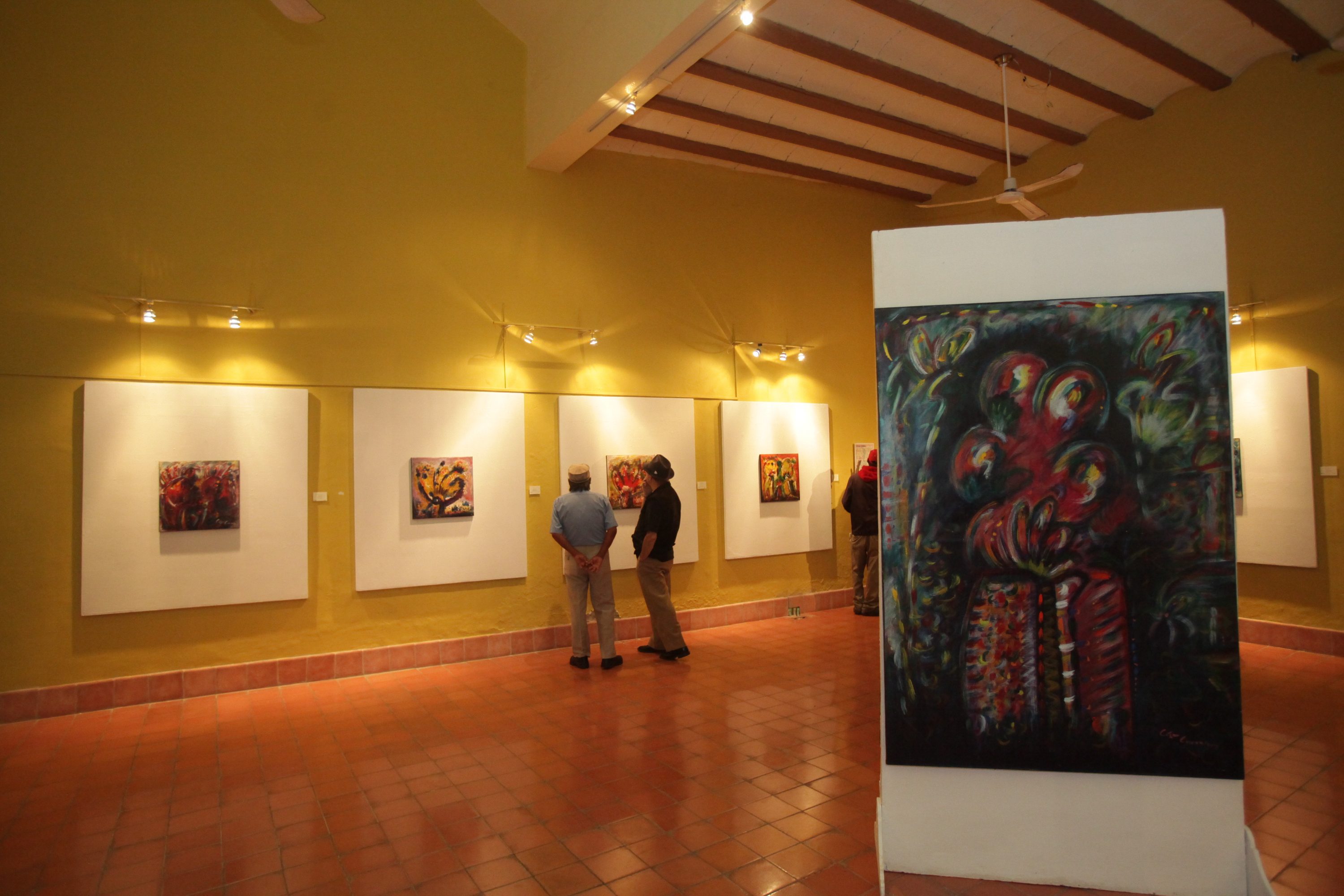 exposicion de artista colombiano en el museo arqueologico